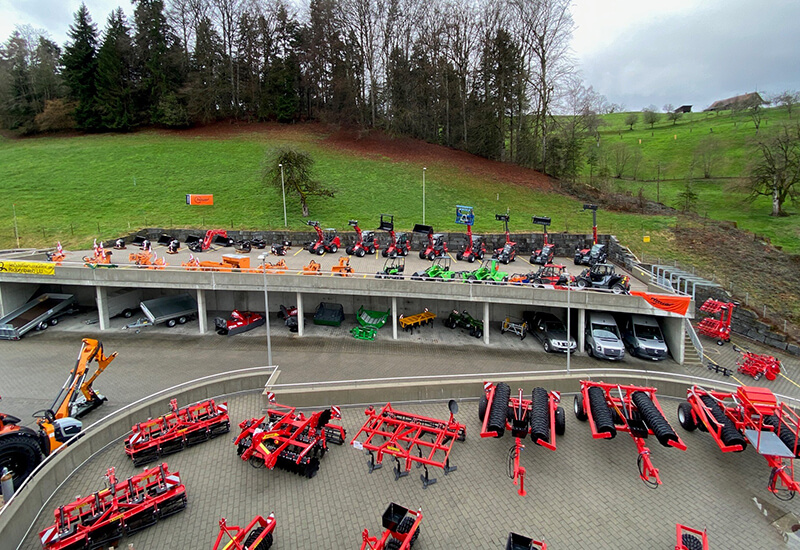 Ausstellung der Landmaschinen bei der Sebastian Müller AG in Rickenbach LU