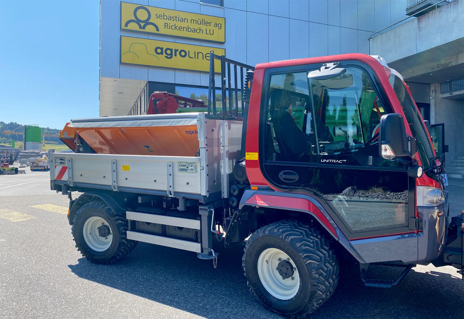 Lindner Unitrac 122 mit drei Seitenkipper, Gemeinde Boswil