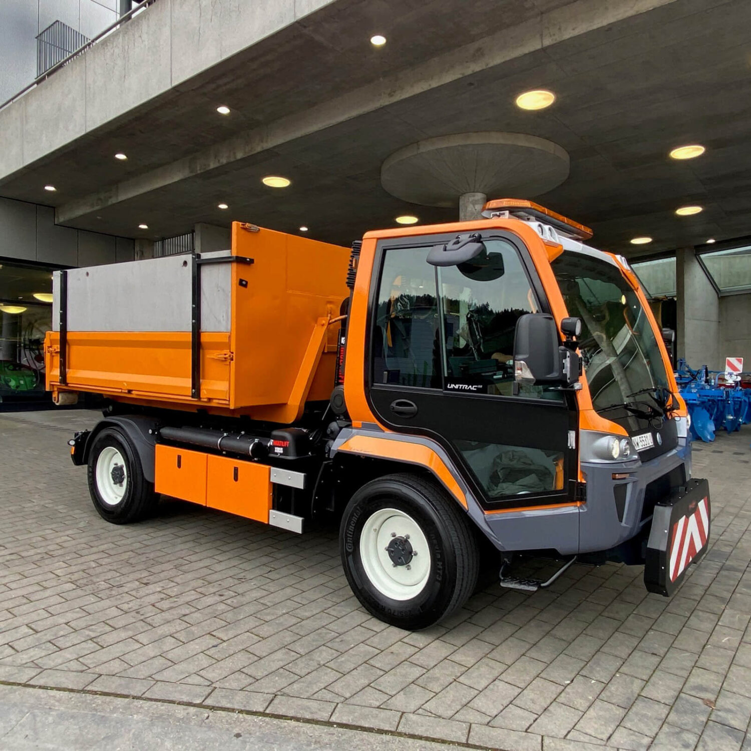 Lindner Unitrac 122 mit Hackengerät XR 5, Gemeinde Engelberg