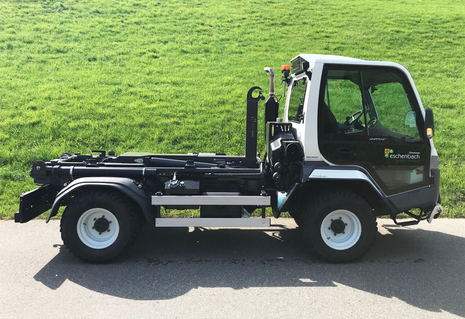 Lindner Unitrac 112 mit Hackengerät, Gemeinde Goldingen