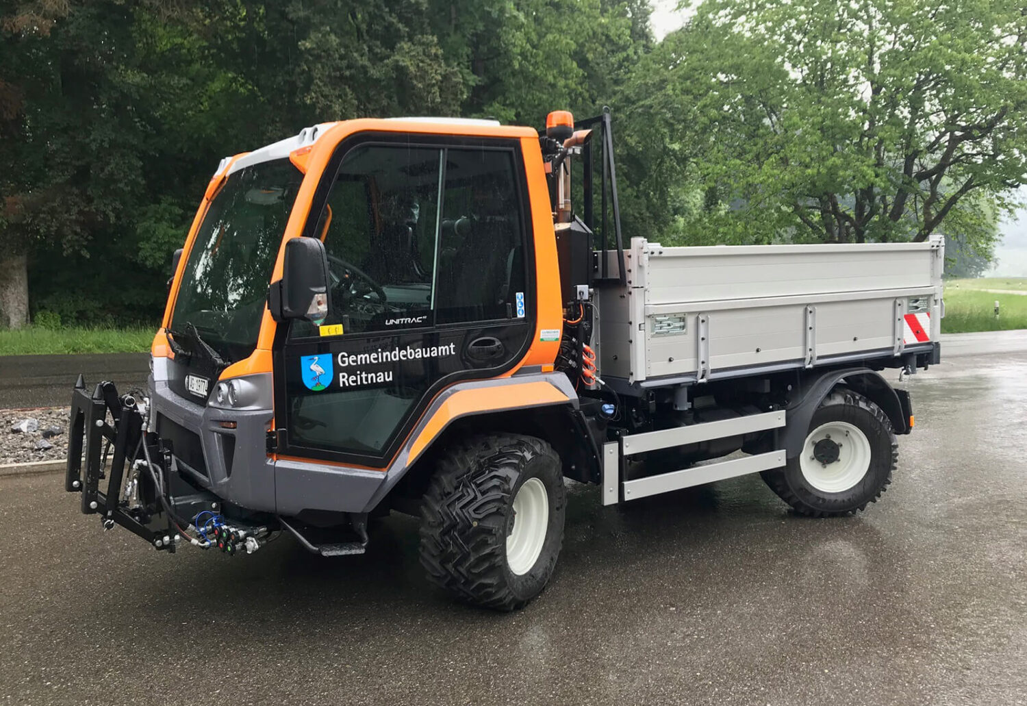 Lindner Unitrac 112 L Drive mit drei Seitenkipper, Gemeinde Reitnau