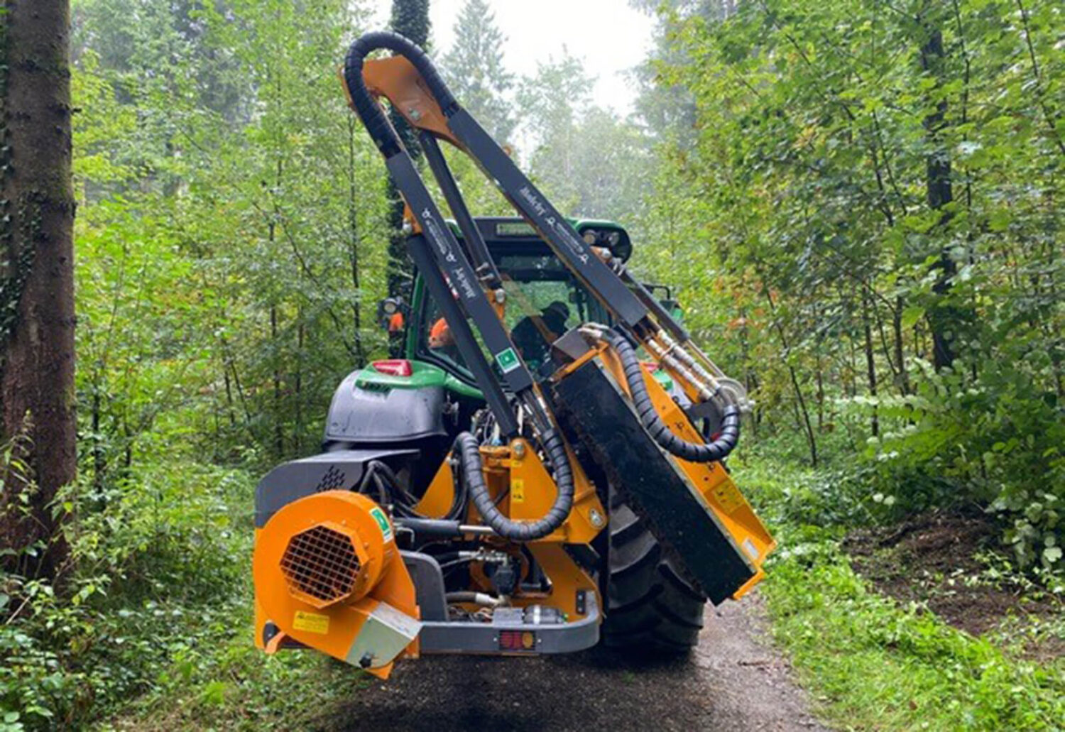 Ablieferung Böschungsmulcher Mulchy an die Korporation Sursee